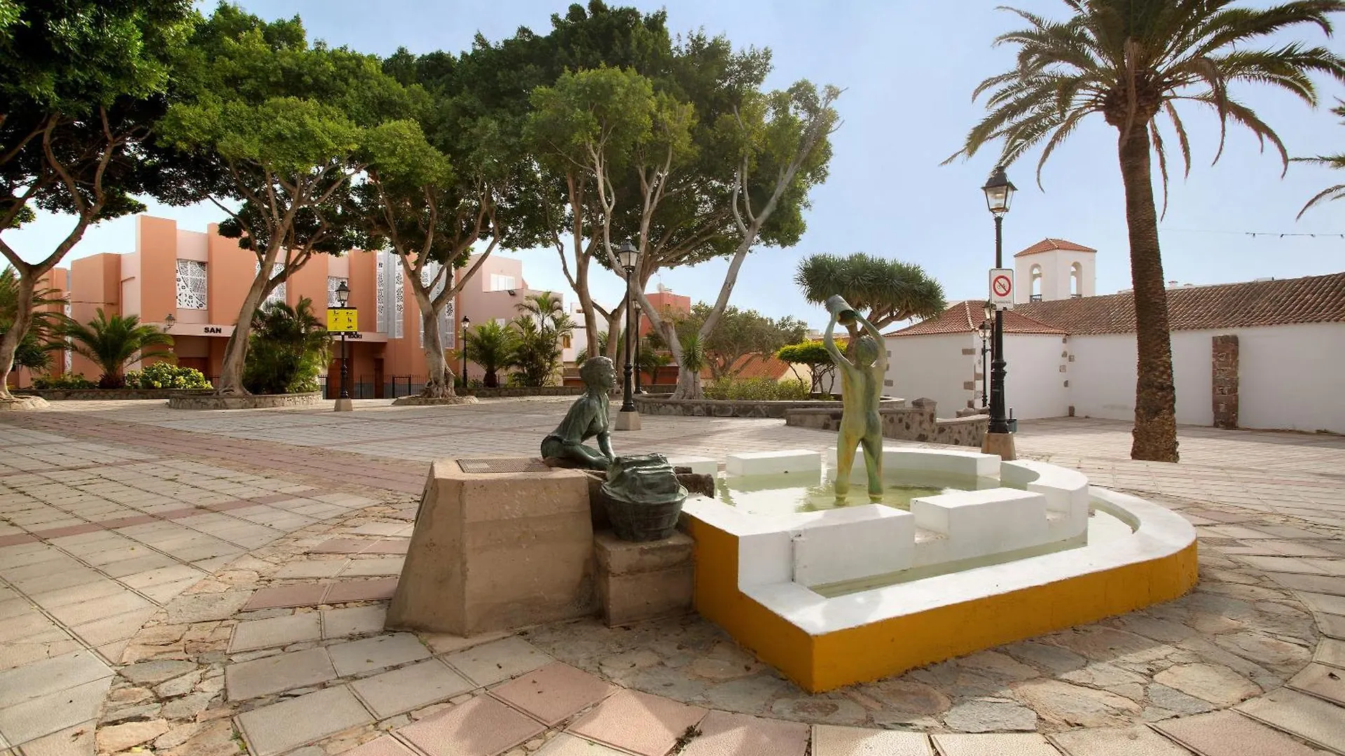 Casa Plaza San Nicolas De Bari Sardina